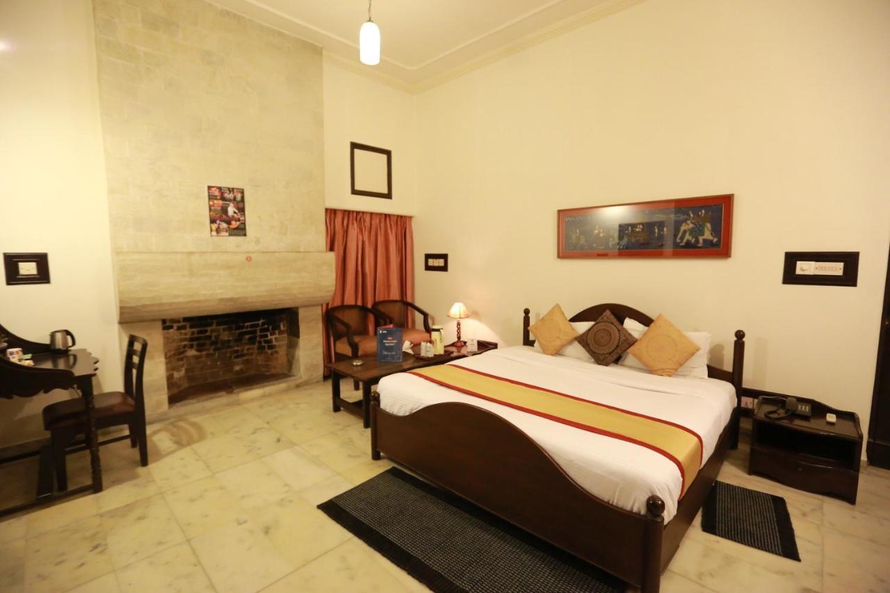 Oyo 8844 Meadows Inn Chinhat Kültér fotó